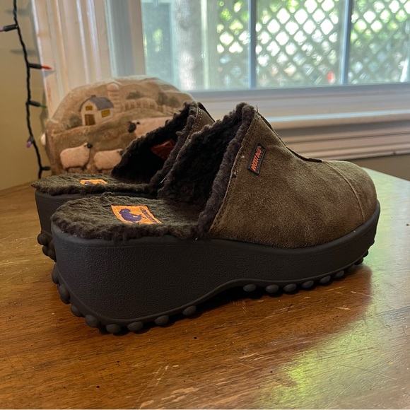 *SOLD* Rocket Dog platform mules - Picture 6 of 6